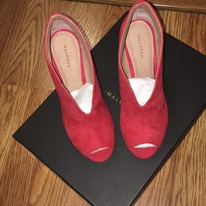 HALOGEN Red booties size 6. New